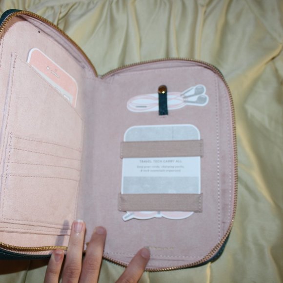 ANTHROPOLOGIE Libby Tech Organizer NWT - Picture 5 of 8